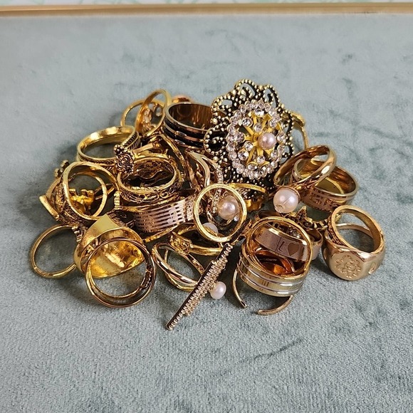 Jewelry - 50pc Ring Lot Jewelry Grabbag